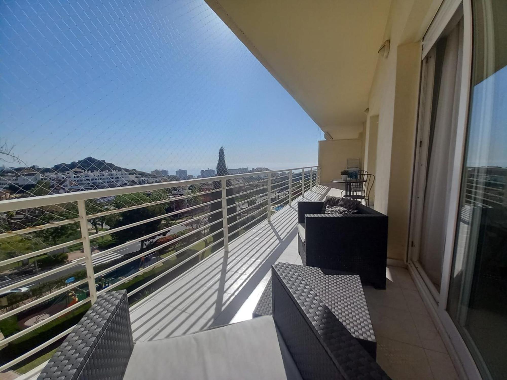 Amplio, Luminoso Y Moderno Apartamento Con Amplia Terraza Y Hermosas Vistas En Exclusiva Urbanizacion Бенальмадена Екстер'єр фото